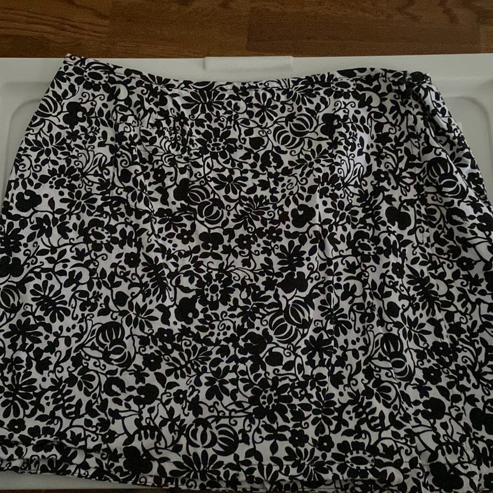 I.E. relaxed brand skorts